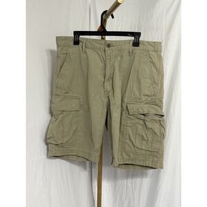 Levi Strauss & Co. Men's Two Horse brand cargo shorts beige 36‎